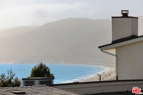 $2,595,000 | 6795 Las Olas Way, Malibu, CA 90265