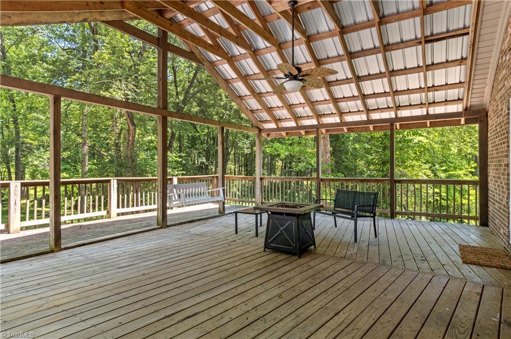 142 Pioneer Road Harmony, NC 28634 - Photo 42 of 49 Gallery Image 42