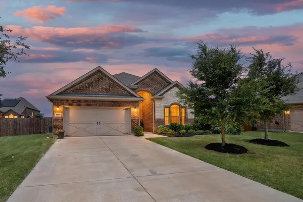 $425,000 | 5600 Log Cabin Court, Midlothian, TX 76065