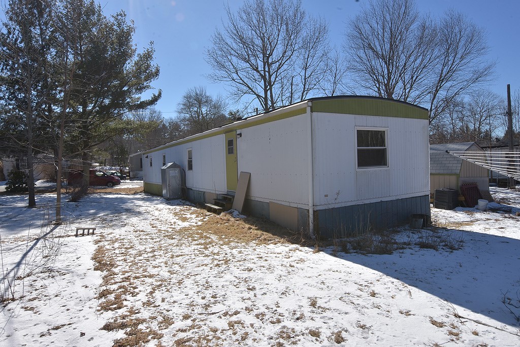 32 Hemlock Road Glocester, RI 02814 - Photo 4 of 10 Gallery Image 4