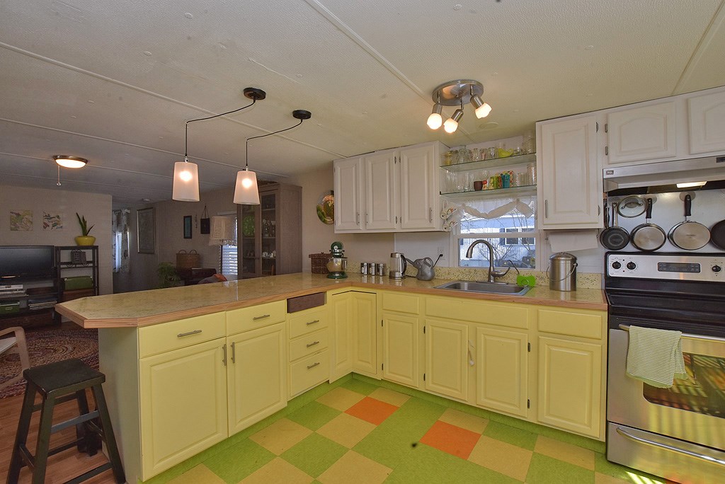 32 Hemlock Road Glocester, RI 02814 - Photo 8 of 10 Gallery Image 8