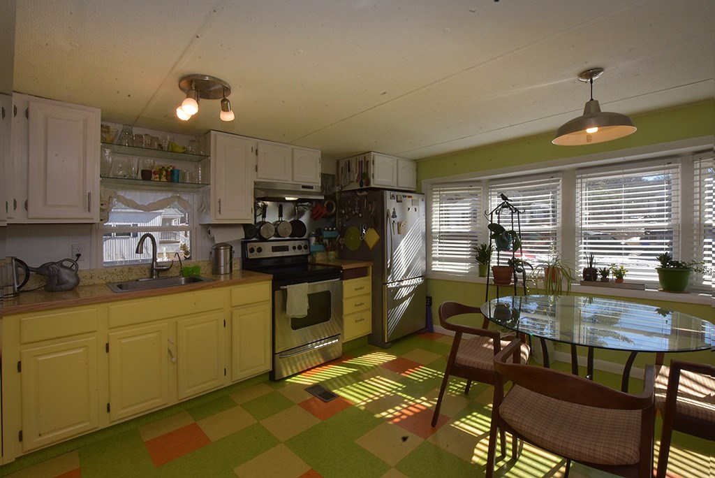 32 Hemlock Road Glocester, RI 02814 - Photo 9 of 10 Gallery Image 9