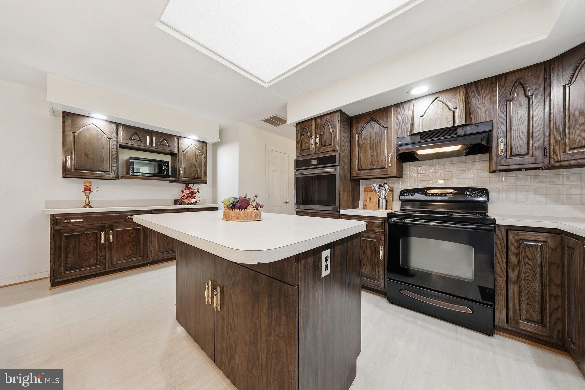 1716 Gablehammer Road Westminster, MD 21157 - Photo 14 of 52 Kitchen