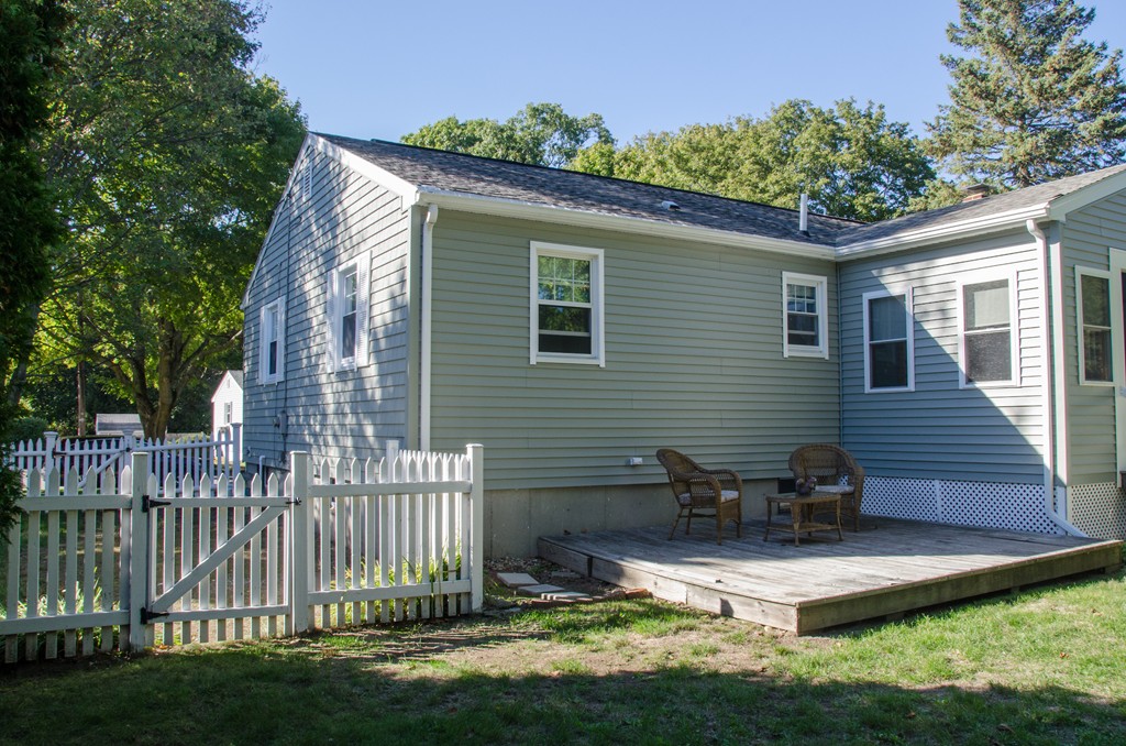 40 Sonning Road Beverly, MA 01915 - Photo 18 of 20 Gallery Image 18