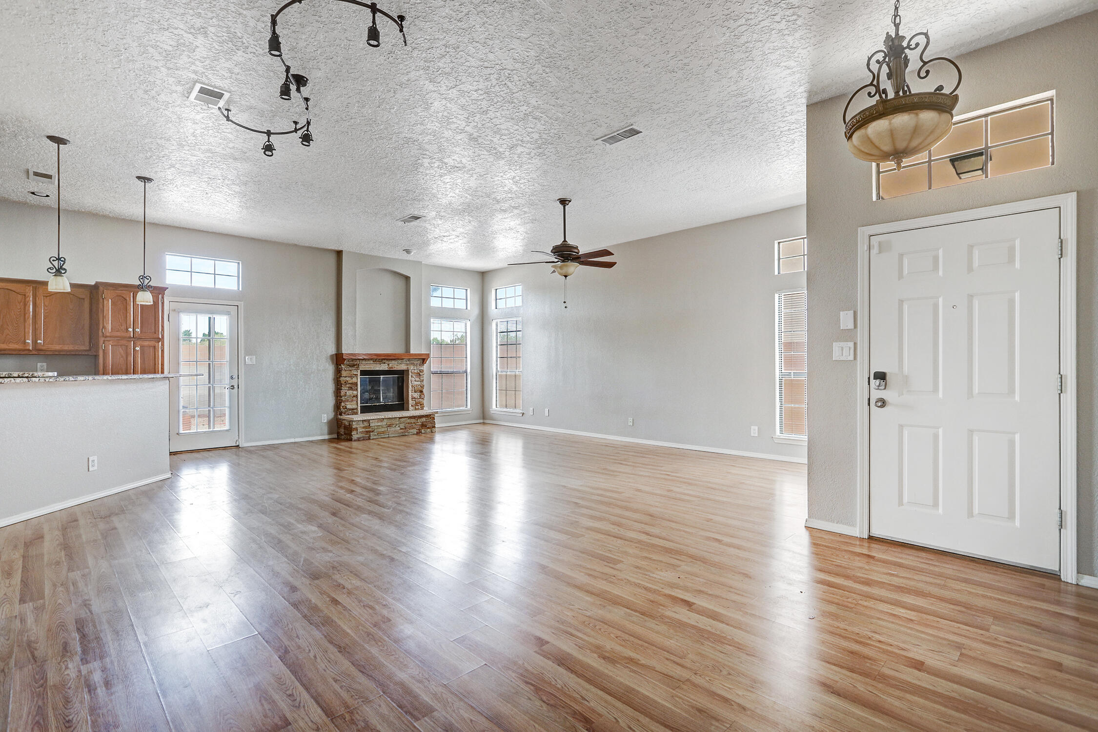4529 Alpine Circle Southeast Rio Rancho, NM 87124 - Photo 5 of 23 Gallery Image 5