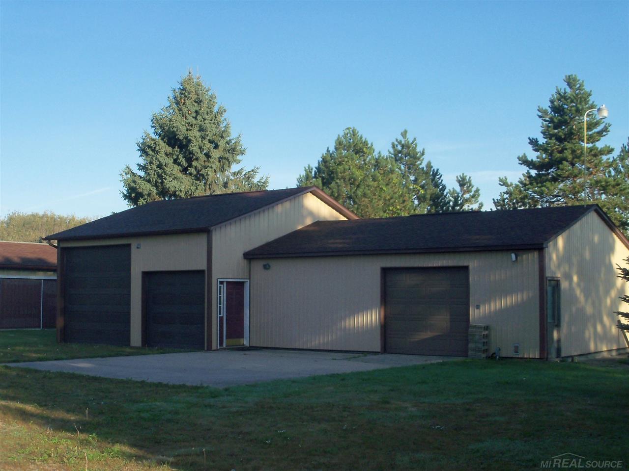 4747 Downington Road Deckerville, MI 48427 - Photo 2 of 22 31264129-1.JPG