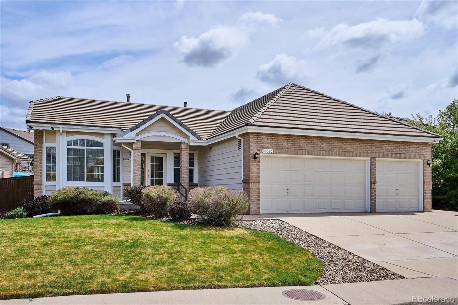 10060 South Oak Leaf Way Highlands Ranch, CO 80129 - Photo 2 of 39