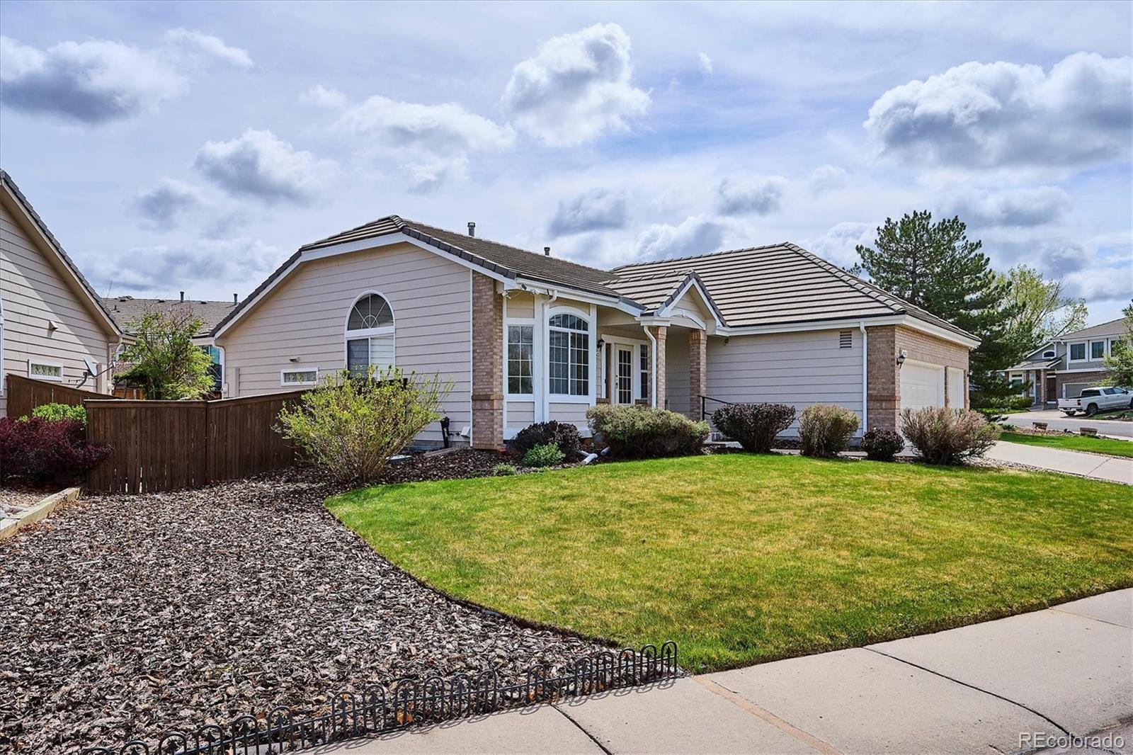 10060 South Oak Leaf Way Highlands Ranch, CO 80129 - Photo 6 of 39