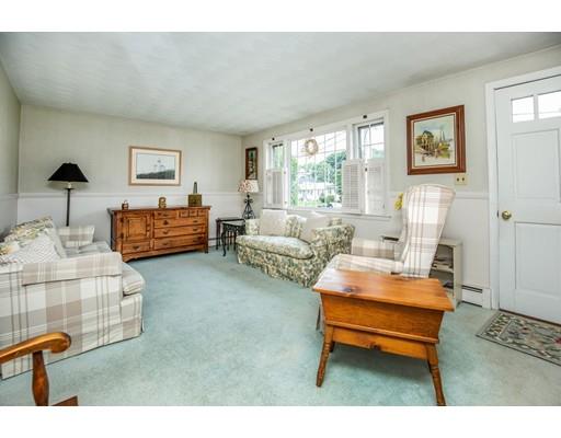 12 Francis Road Salem, MA 01970 - Photo 4 of 21 Gallery Image 4