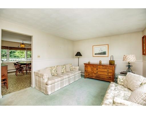 12 Francis Road Salem, MA 01970 - Photo 5 of 21 Gallery Image 5