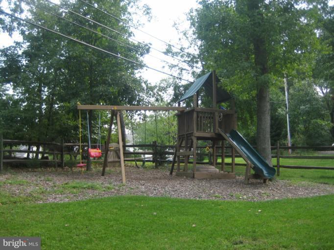 4645 Roundhill Road Ellicott City, MD 21043 - Photo 12 of 20 Playground