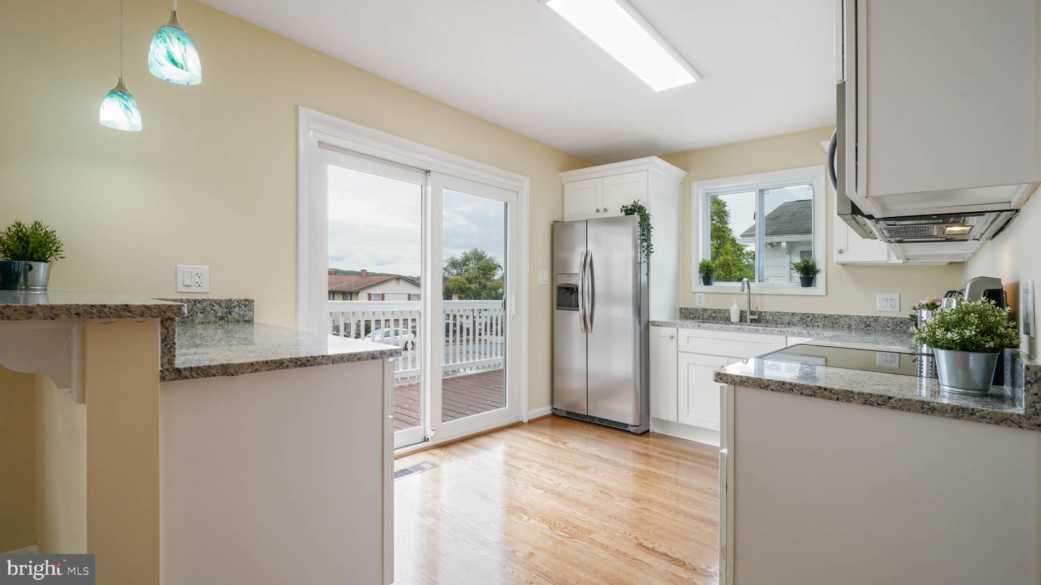 220 Atlanta Road Pasadena, MD 21122 - Photo 17 of 30 Lots of cupboard space and great view