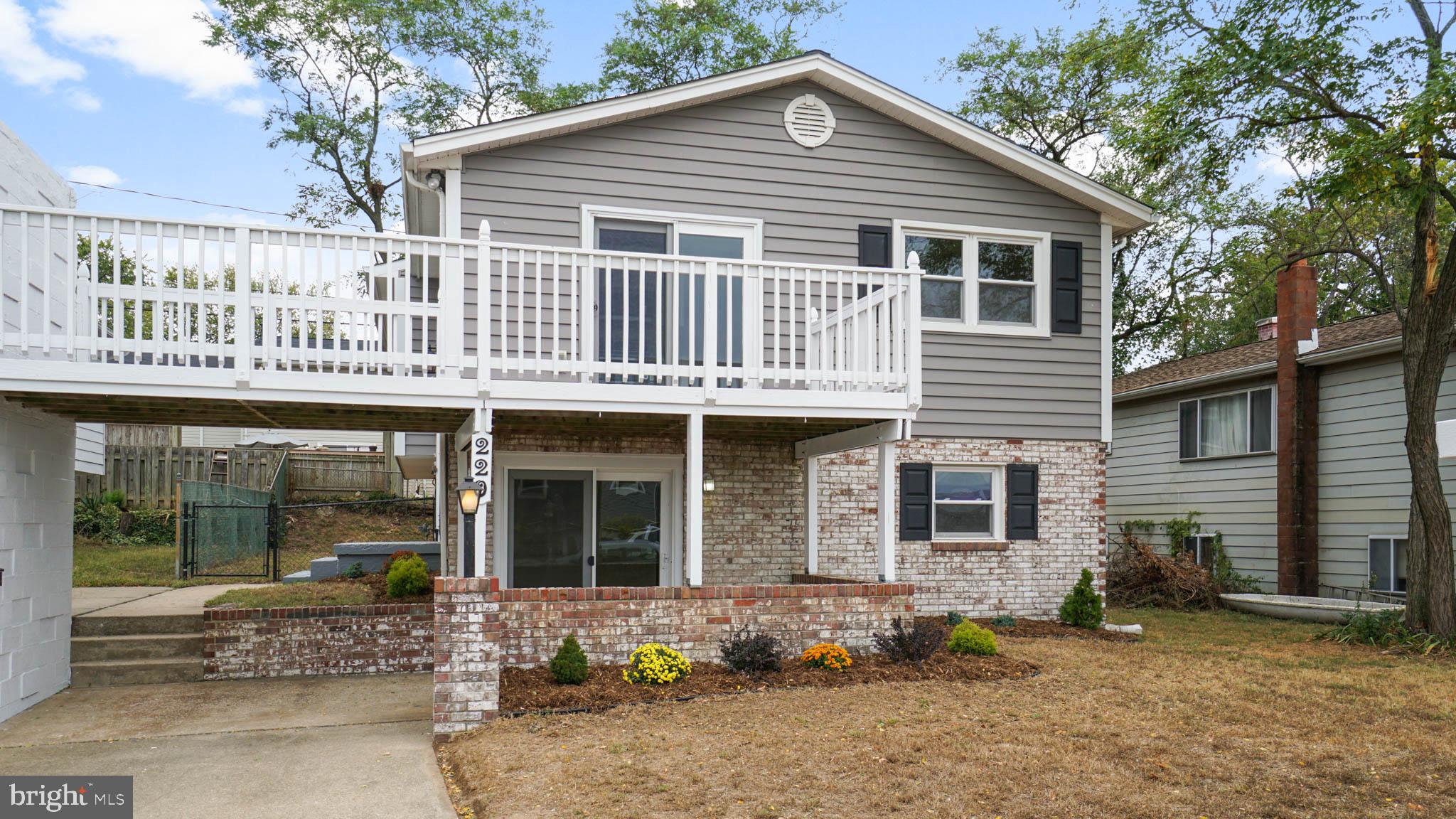 220 Atlanta Road Pasadena, MD 21122 - Photo 3 of 30 Short walk to community beach