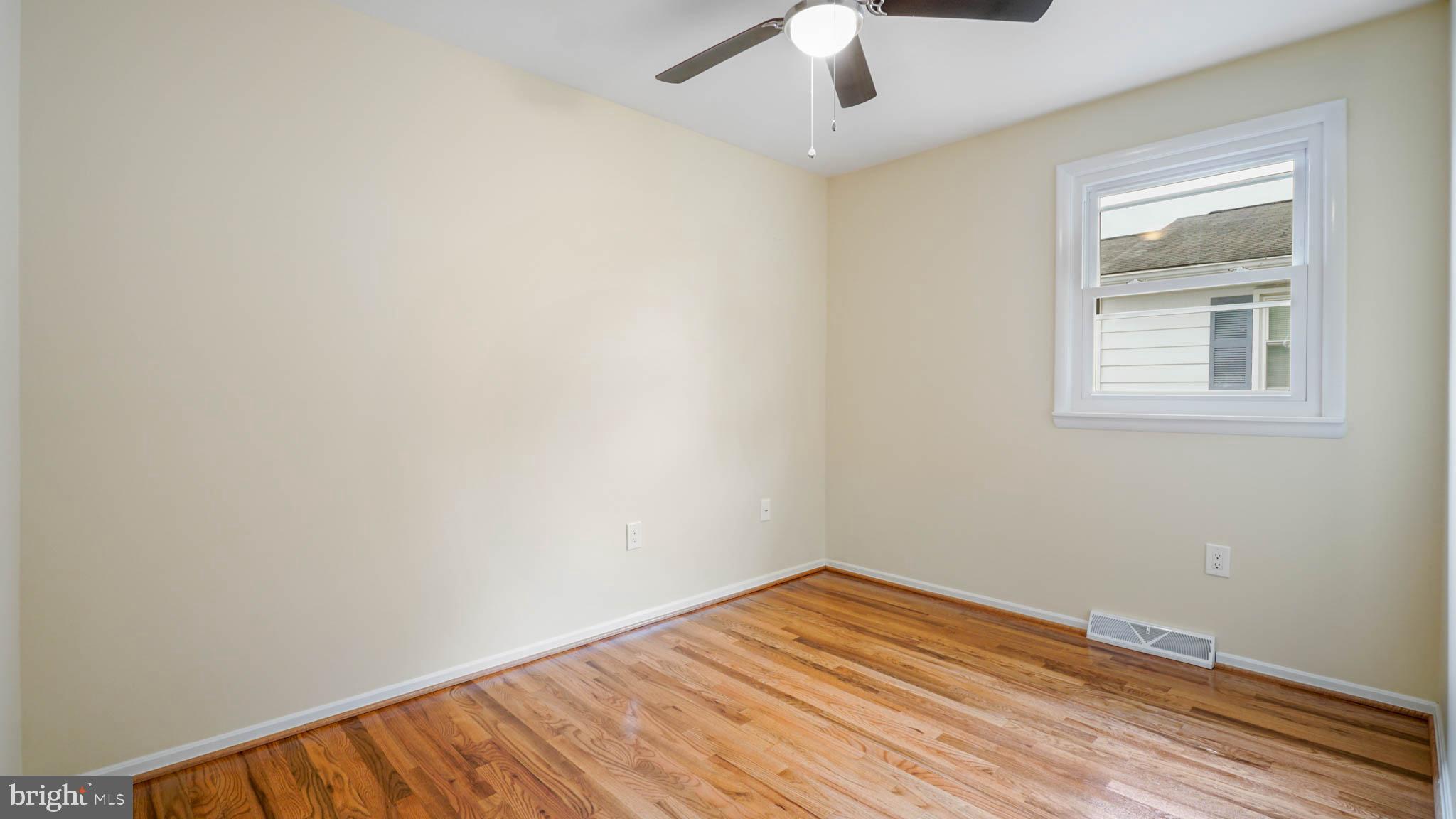 220 Atlanta Road Pasadena, MD 21122 - Photo 21 of 30 Bedroom 2
