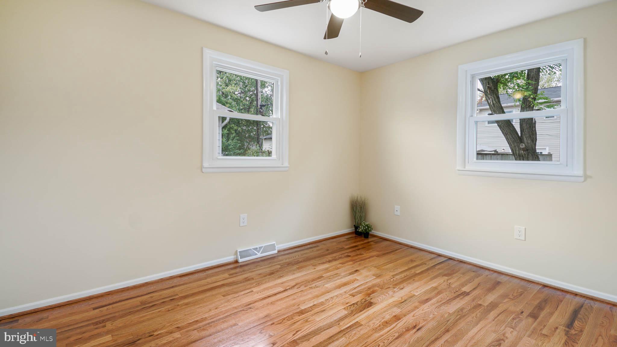 220 Atlanta Road Pasadena, MD 21122 - Photo 22 of 30 Bedroom 3