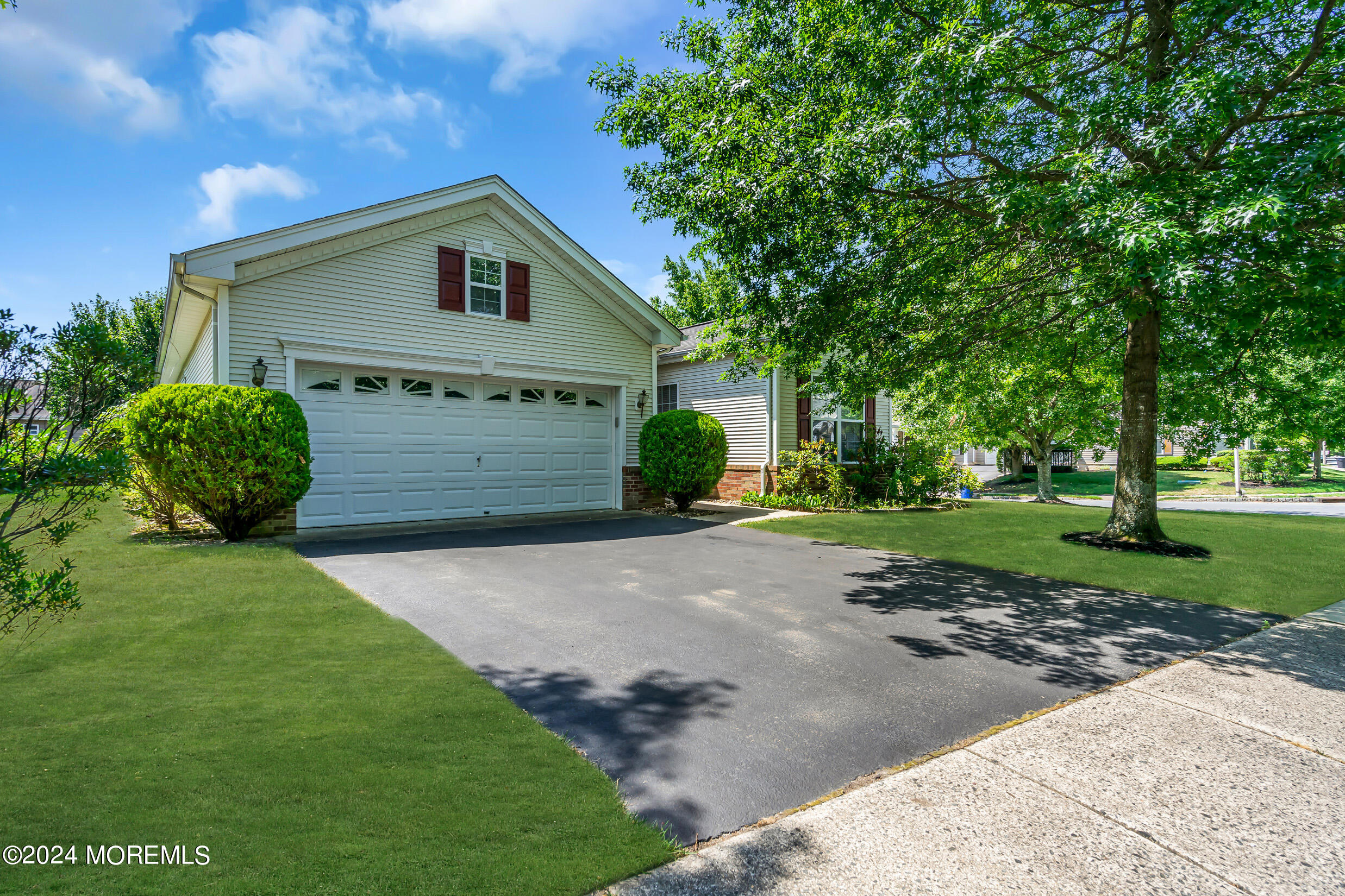 37 Silverside Road Lakewood, NJ 08701 - Photo 1 of 77 Welcome to 37 Silverside Rd