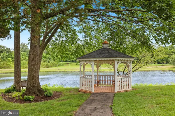 $445,000 | 25320 Lake Mist Square, Unit 201, Chantilly, VA 20152