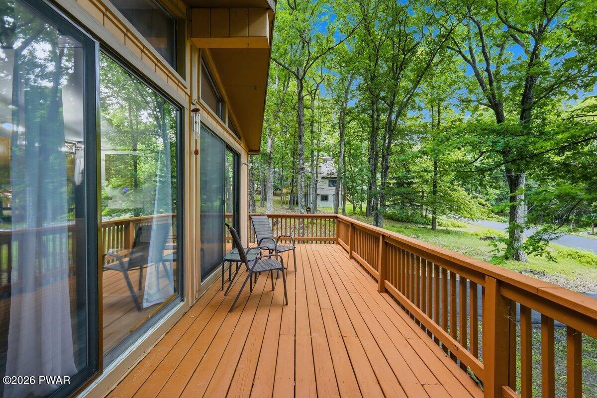 105 Doe Loop Bushkill, PA 18324 - Photo 4 of 23