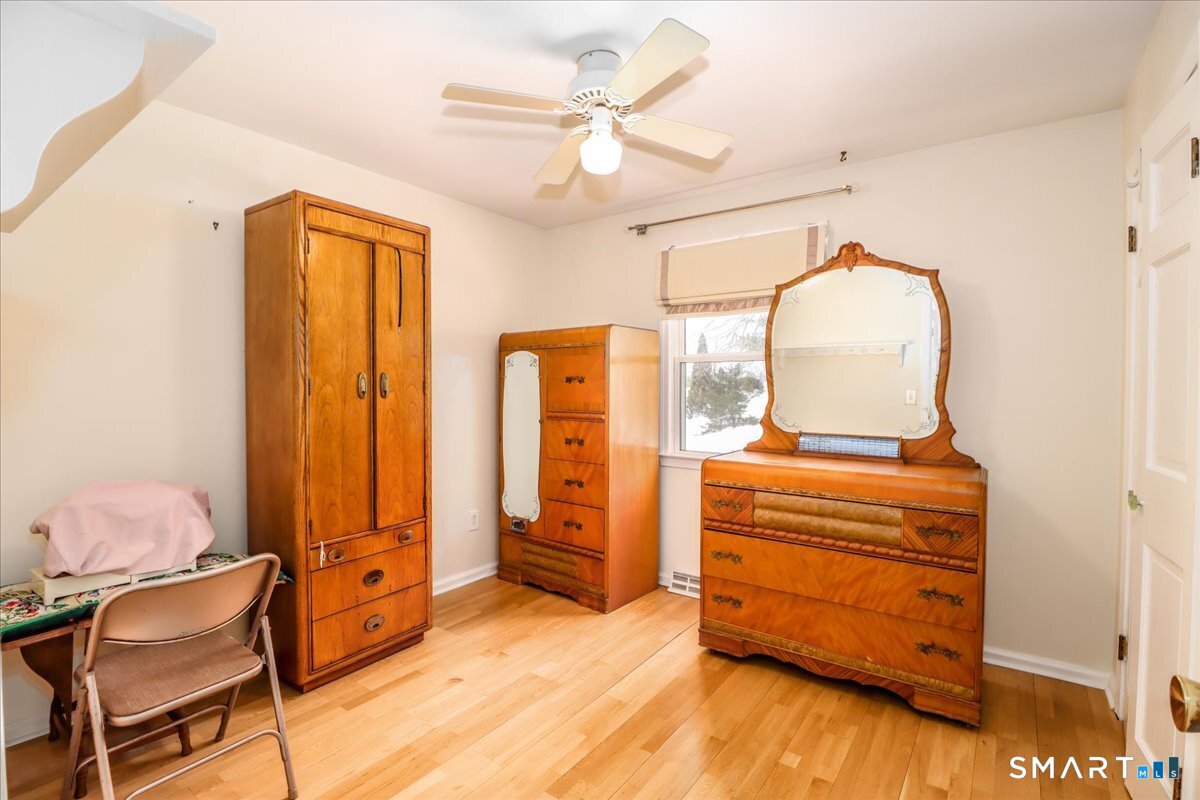 135 Parsonage Hill Road Northford, CT 06472 - Photo 14 of 38