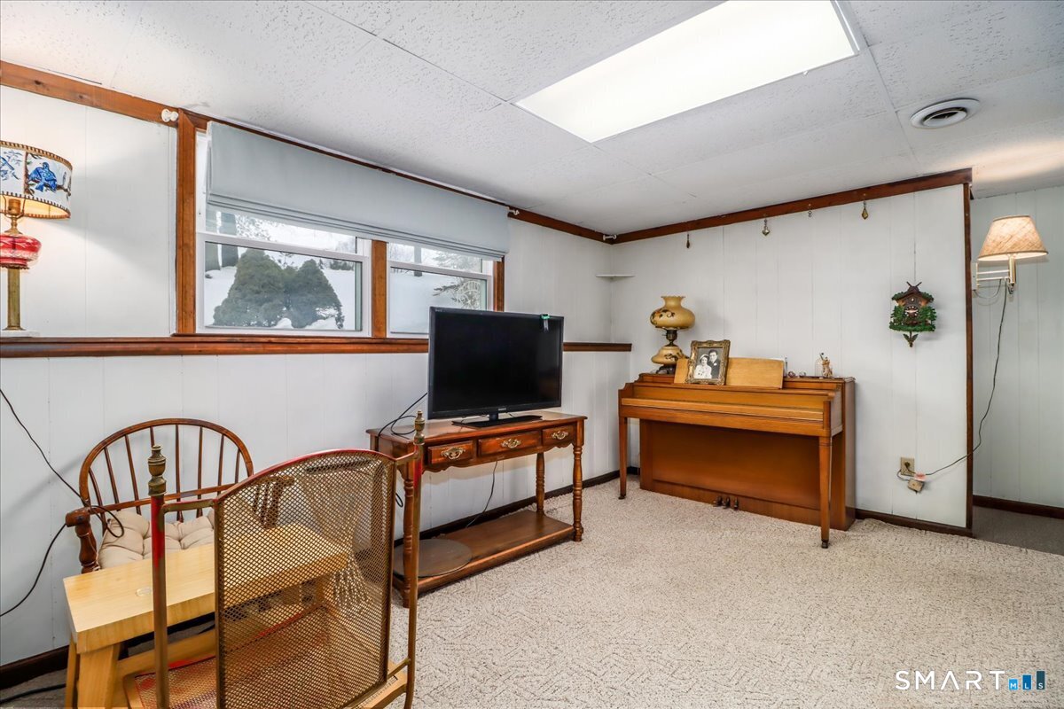 135 Parsonage Hill Road Northford, CT 06472 - Photo 23 of 38