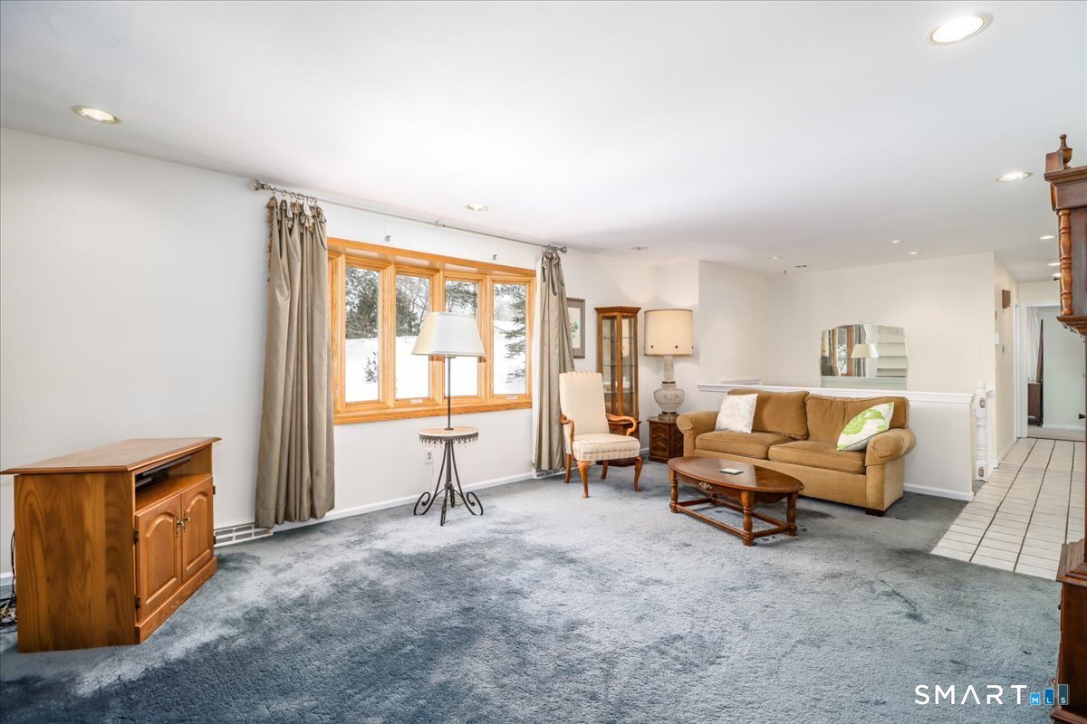 135 Parsonage Hill Road Northford, CT 06472 - Photo 5 of 38