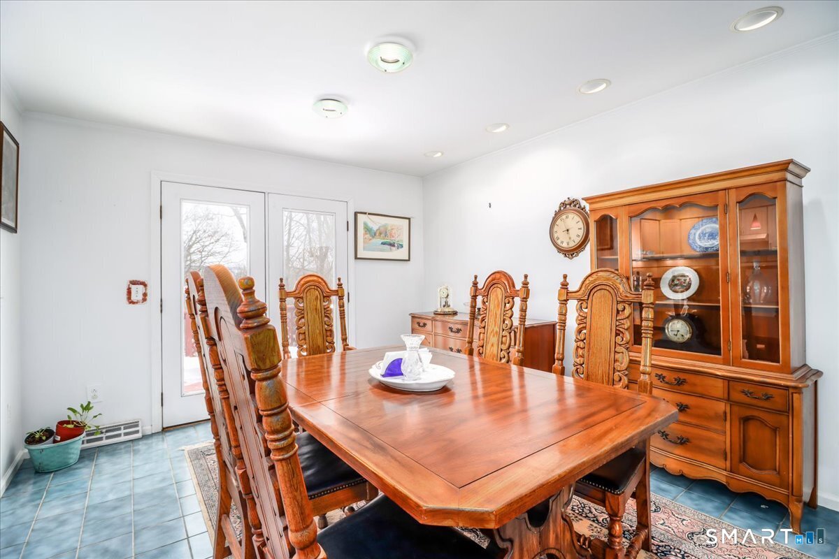 135 Parsonage Hill Road Northford, CT 06472 - Photo 7 of 38