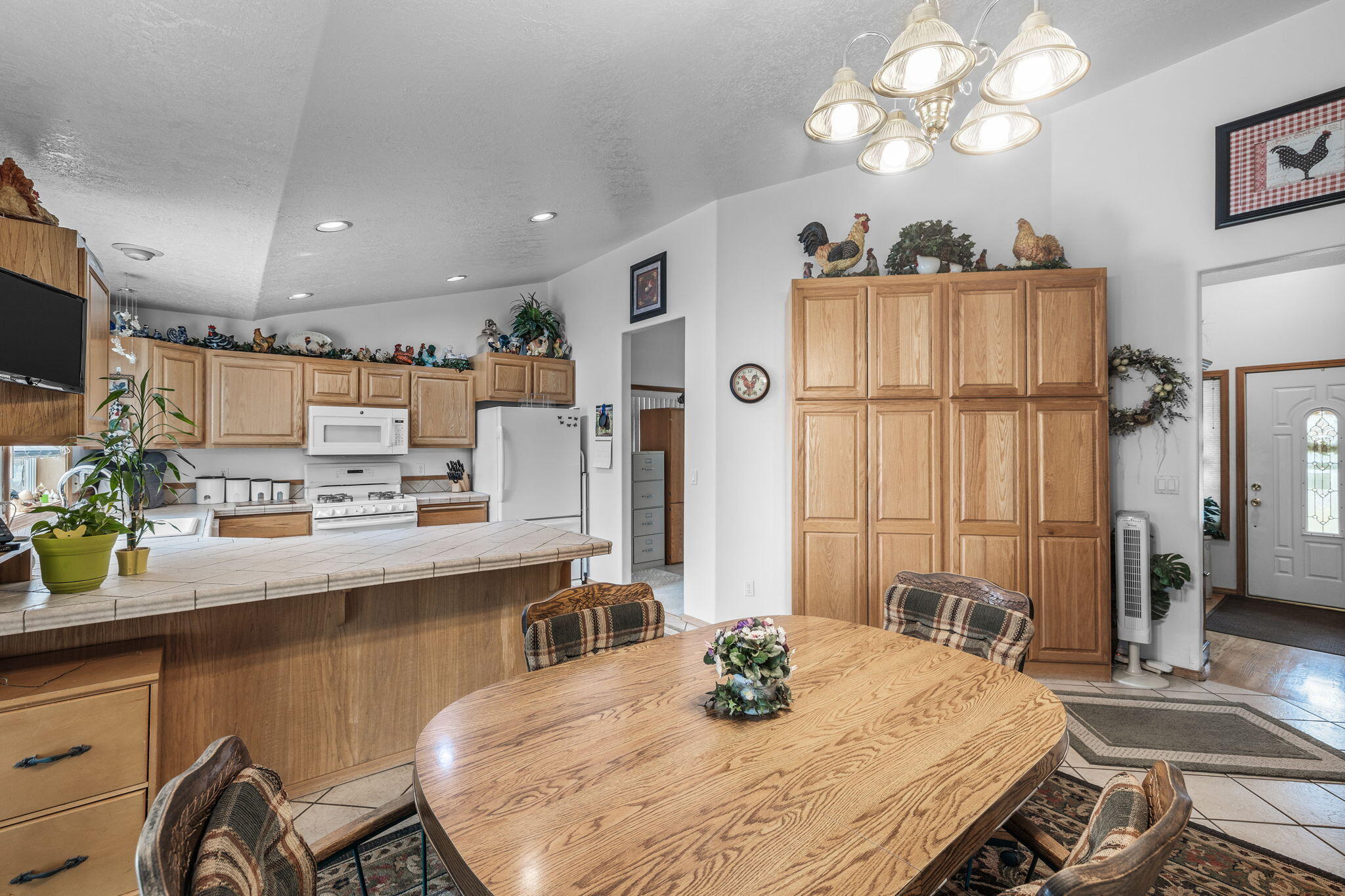 2767 Northeast Wells Acres Road Bend, OR 97701 - Photo 5 of 18 Dining Area