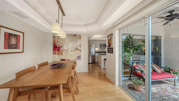 $999,000 | 200 Cocoanut Avenue, Unit 4, Sarasota, FL 34236