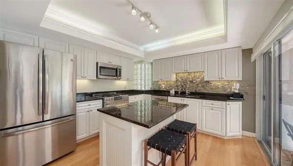 $999,000 | 200 Cocoanut Avenue, Unit 4, Sarasota, FL 34236