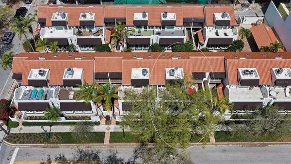 $999,000 | 200 Cocoanut Avenue, Unit 4, Sarasota, FL 34236