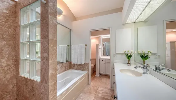 $999,000 | 200 Cocoanut Avenue, Unit 4, Sarasota, FL 34236