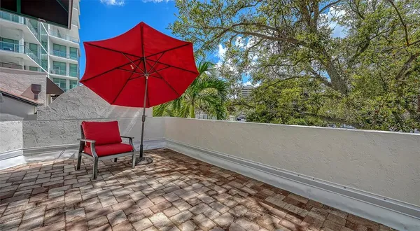 $999,000 | 200 Cocoanut Avenue, Unit 4, Sarasota, FL 34236