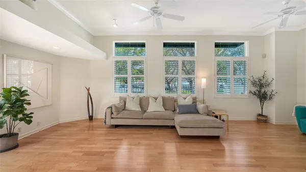 $999,000 | 200 Cocoanut Avenue, Unit 4, Sarasota, FL 34236