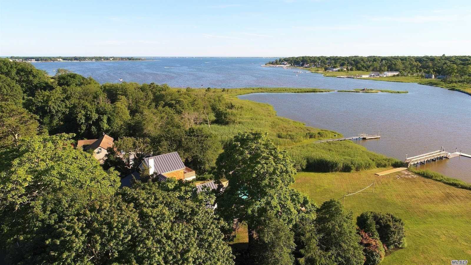 26 East Tiana Road Hampton Bays, NY 11946 - Photo 17 of 20