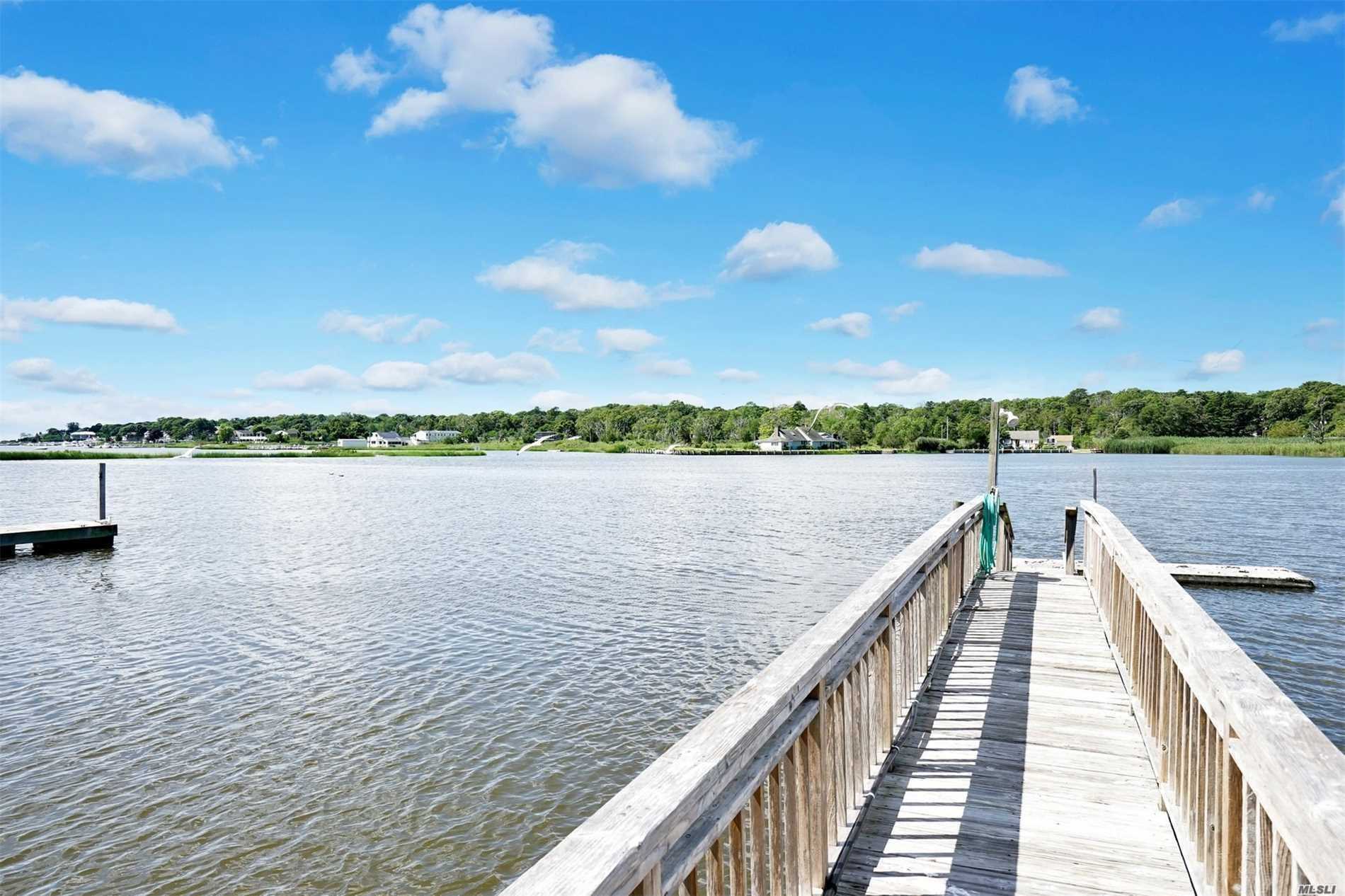 26 East Tiana Road Hampton Bays, NY 11946 - Photo 10 of 20