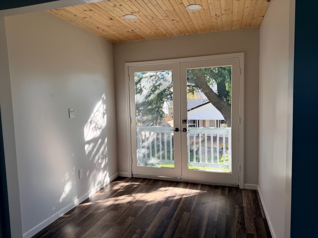 3512 Castor Street Houston, TX 77022 - Photo 11 of 24 a view of an empty room with a window