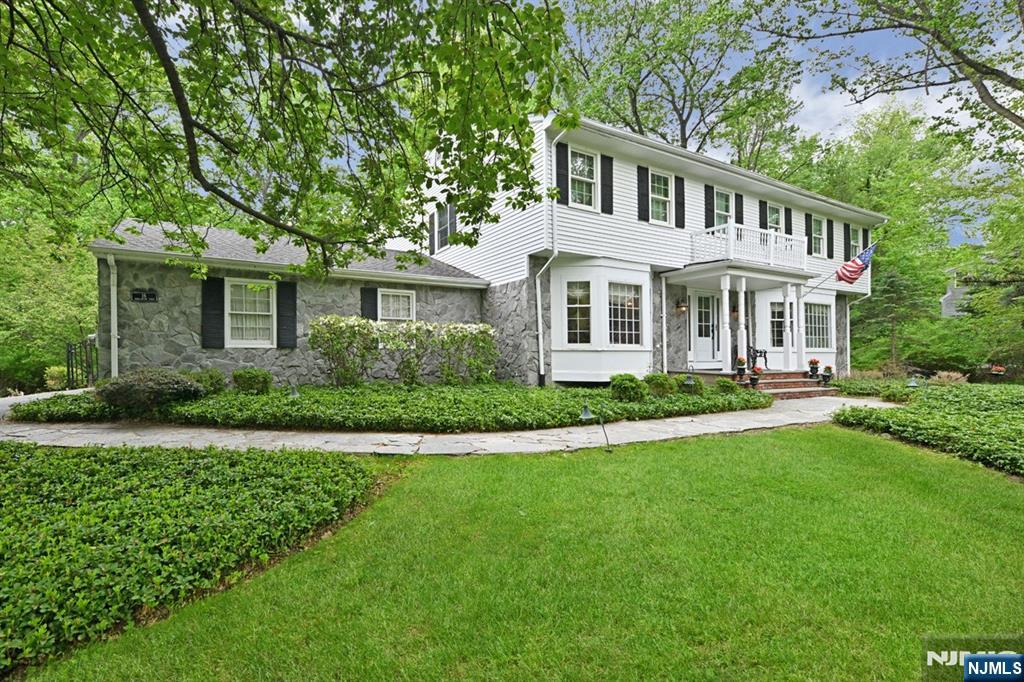 16 Knollwood Road Upper Saddle River, NJ 07458 - Photo 2 of 43