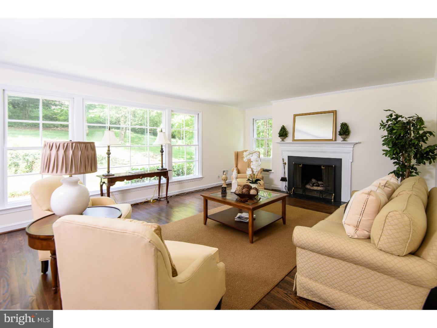 736 Stoke Road Villanova, PA 19085 - Photo 4 of 25 Living Room