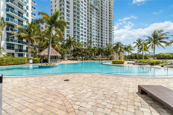 $274,000 | 2641 North Flamingo Road, Unit 307N, Sunrise, FL 33323