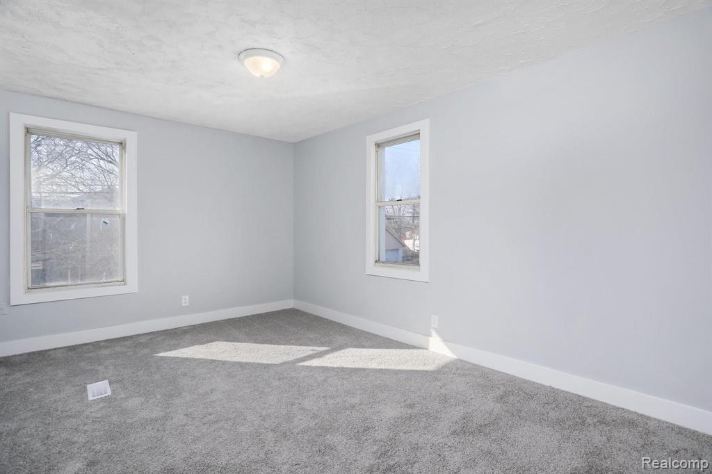 21019 Waltham Road Warren, MI 48089 - Photo 15 of 17
