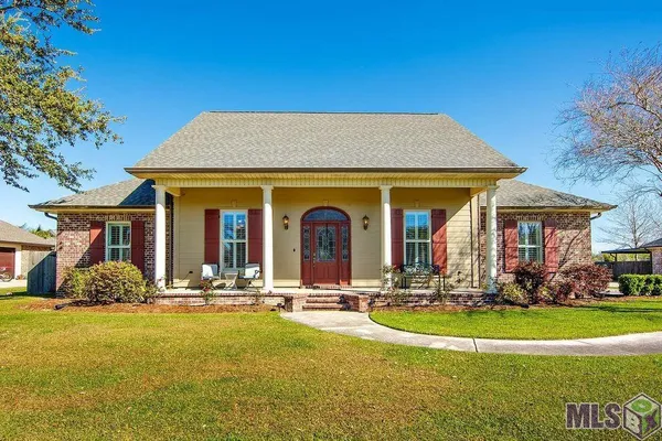 $464,000 | 462 Meadow View Court, Thibodaux, LA 70301