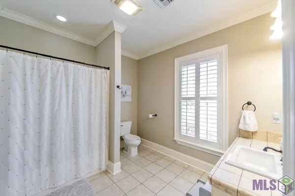 $464,000 | 462 Meadow View Court, Thibodaux, LA 70301