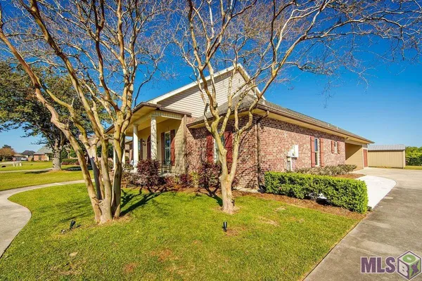 $464,000 | 462 Meadow View Court, Thibodaux, LA 70301