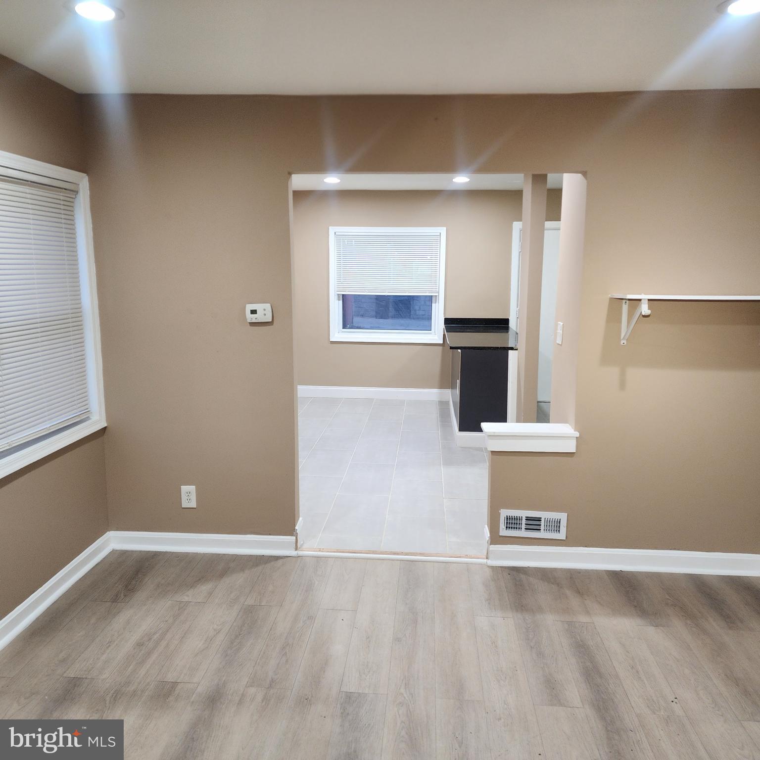 7528 Rabon Avenue Baltimore, MD 21222 - Photo 3 of 20 Living Area