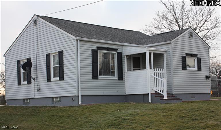630 Ina Avenue Akron, OH 44306 - Photo 1 of 18 Side view.