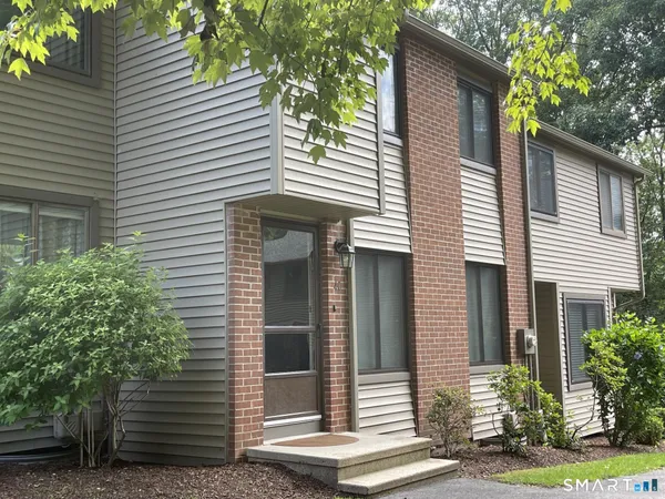 $2,800 | 40 Conestoga Way, Unit 40, Glastonbury, CT 06033