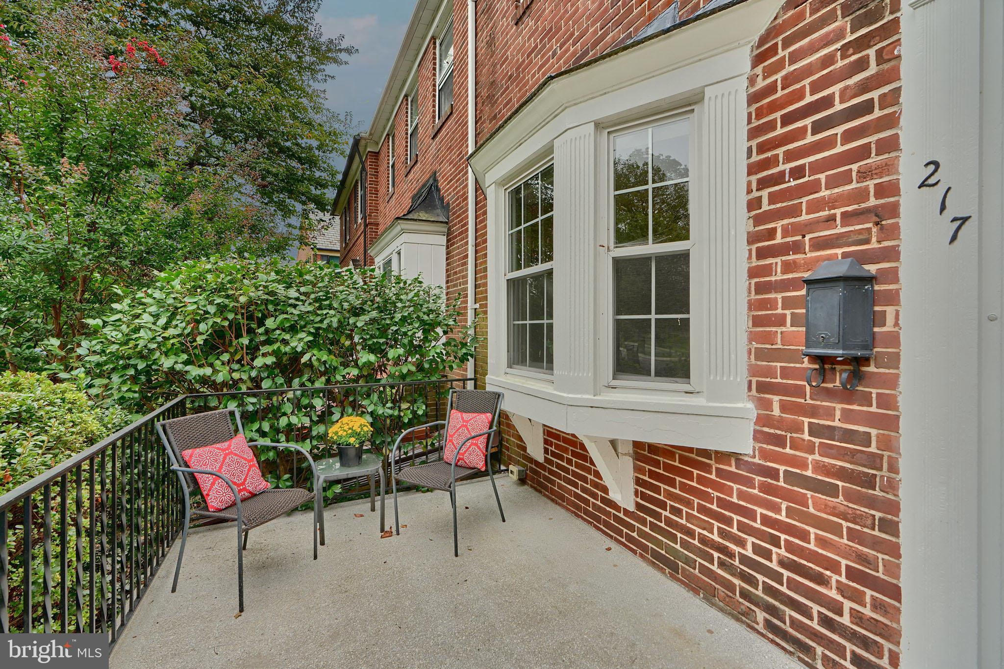 217 Dumbarton Road Baltimore, MD 21212 - Photo 2 of 55 Inviting front porch