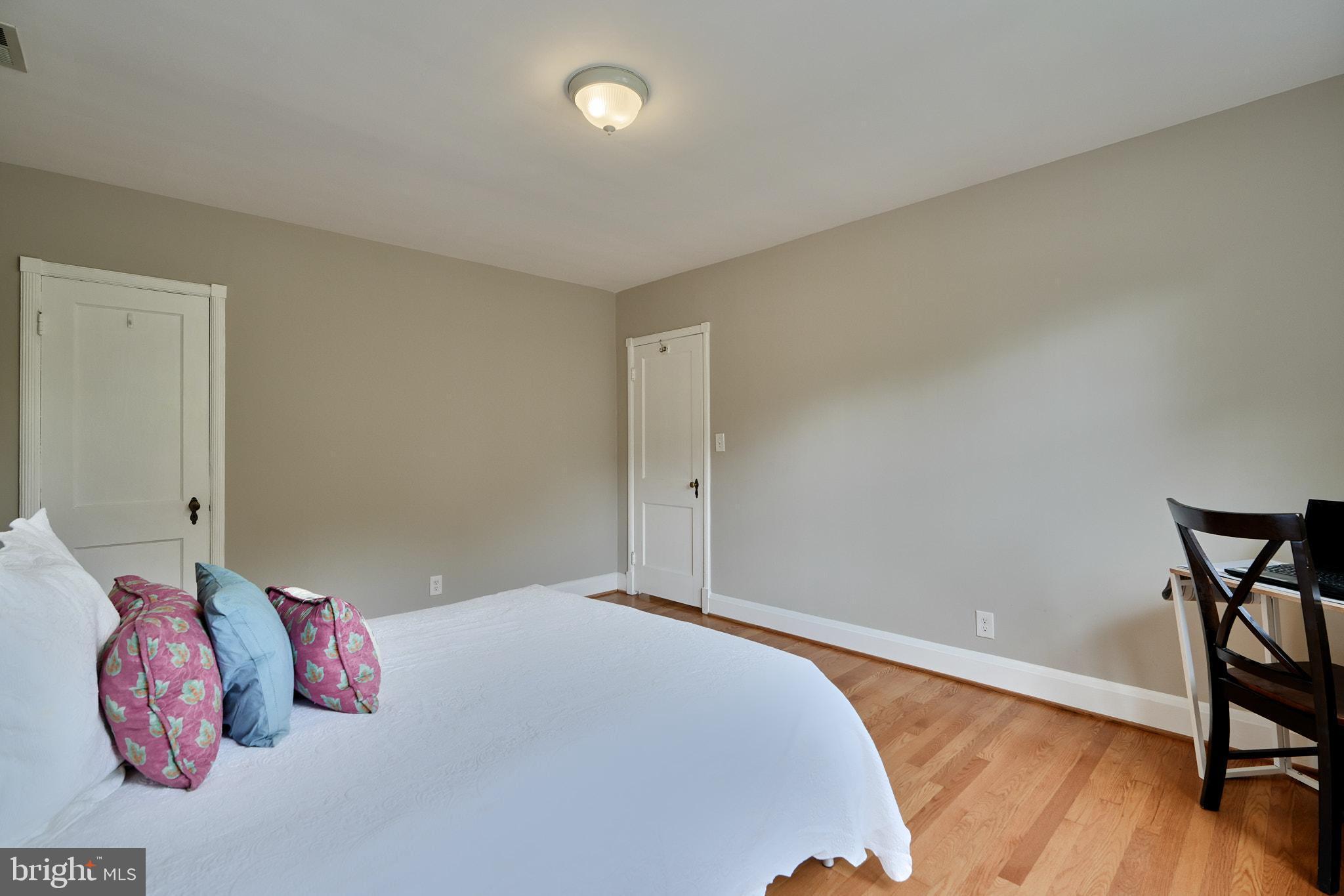 217 Dumbarton Road Baltimore, MD 21212 - Photo 28 of 55 Filled w/Natural Sunlight!