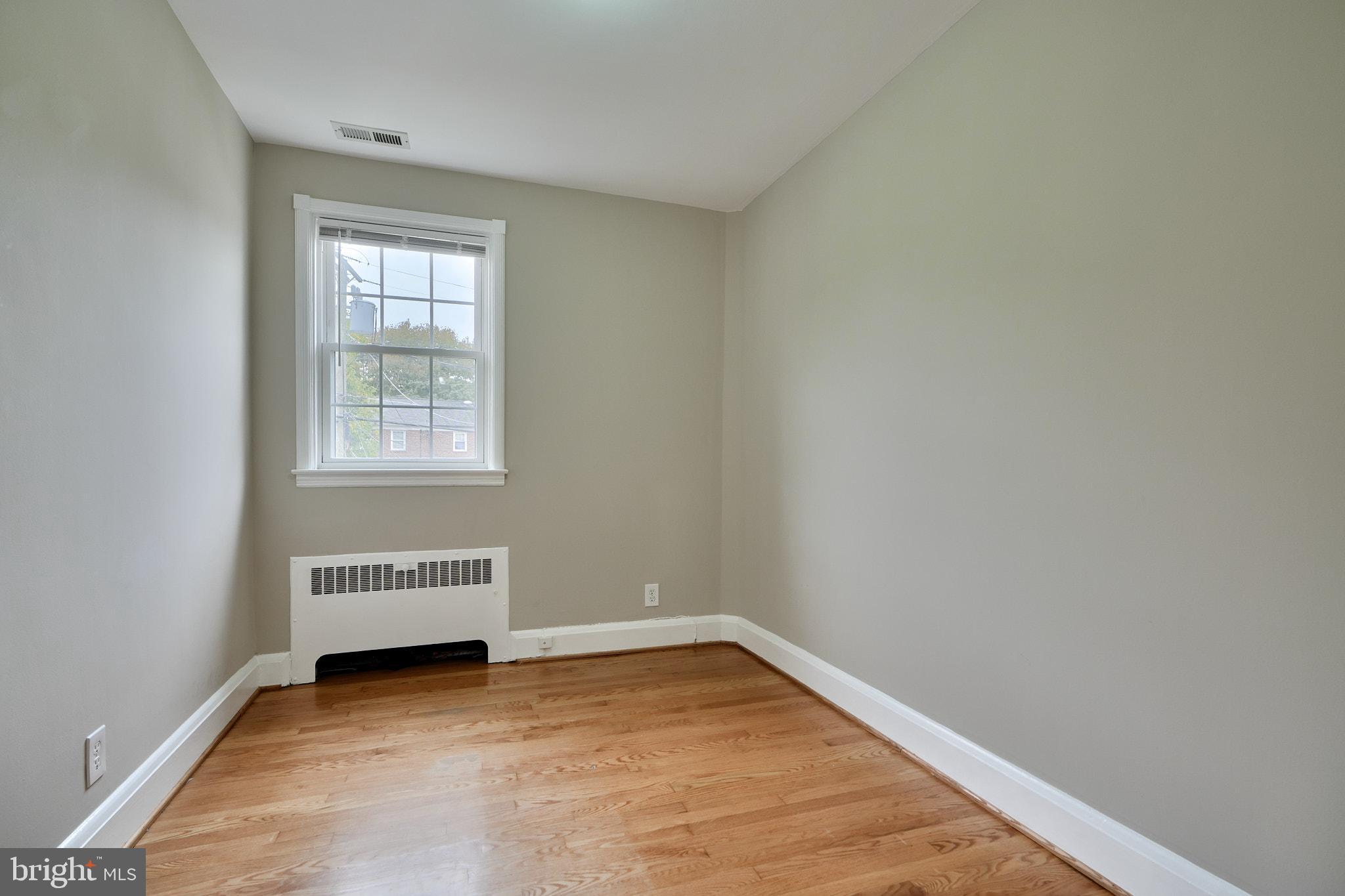217 Dumbarton Road Baltimore, MD 21212 - Photo 37 of 55 Bedroom 3- perfect for home office/nursery