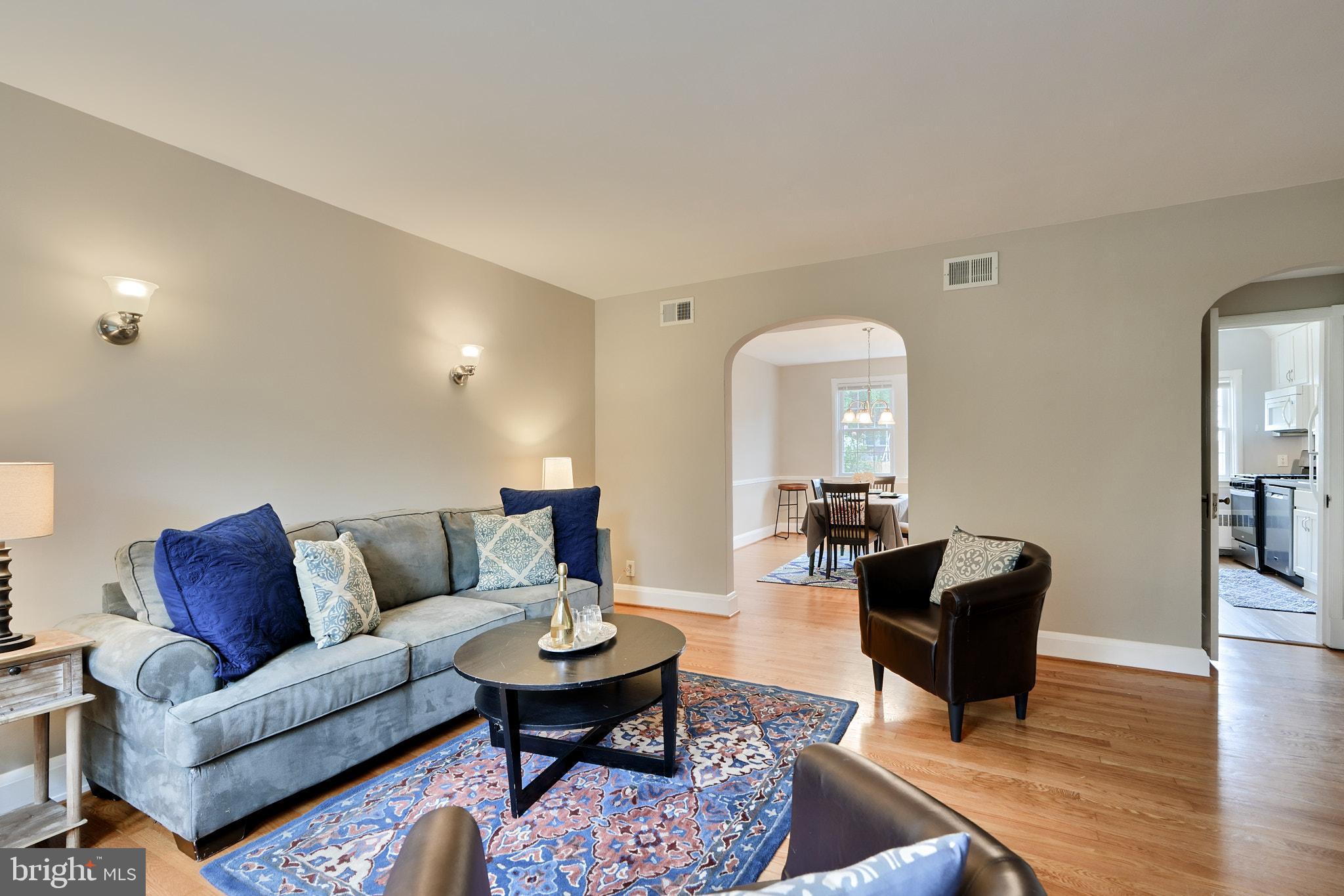 217 Dumbarton Road Baltimore, MD 21212 - Photo 6 of 55 Living Rm- another view